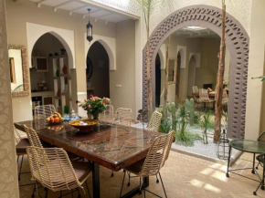 Ravissant Riad avec 4 suites & très belle terrasse